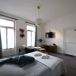 Appartunique - Chez Murillo - Thermes - Calme & Cour *